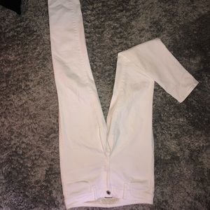 White American Eagle skinny jeans